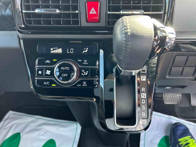 タント カスタムＲＳ　２ＷＤ　スマートアシスト（ダイハツ予防安全機能）　ターボ　オートライト／エアコン　バックカメラ　両側パワースライドドア　ロングシートスライド　ステアリングオーディオスイッチ　パワーボタン（24枚目）