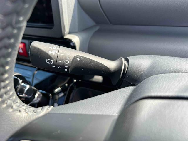 タント カスタムＲＳ　２ＷＤ　スマートアシスト（ダイハツ予防安全機能）　ターボ　オートライト／エアコン　バックカメラ　両側パワースライドドア　ロングシートスライド　ステアリングオーディオスイッチ　パワーボタン（29枚目）