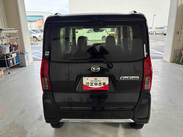 タント ファンクロス　４ＷＤ　バックカメラ　ＬＥＤヘッドライト／フォグランプ　オートエアコン／ライト／ハイビーム／電動ドアミラー　チルトステアリング　コーナーセンサー　両側電動スライドドア　シートヒーター（3枚目）