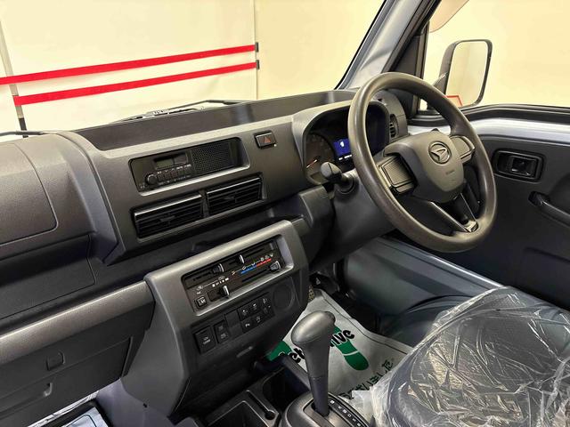 ハイゼットトラック スタンダード 電子4WD 純正ラジオ(AM・FM) ハロゲンヘッドライト マニュアルエアコン オートライト/ハイビーム コーナーセンサー ストロング防錆 VSC(横滑り防止機能) スマートアシスト(予防安全装置)(15枚目)