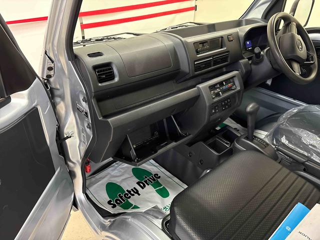 ハイゼットトラック スタンダード 電子4WD 純正ラジオ(AM・FM) ハロゲンヘッドライト マニュアルエアコン オートライト/ハイビーム コーナーセンサー ストロング防錆 VSC(横滑り防止機能) スマートアシスト(予防安全装置)(22枚目)