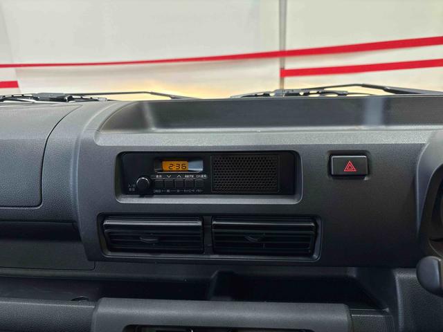 ハイゼットトラック スタンダード 電子4WD 純正ラジオ(AM・FM) ハロゲンヘッドライト マニュアルエアコン オートライト/ハイビーム コーナーセンサー ストロング防錆 VSC(横滑り防止機能) スマートアシスト(予防安全装置)(23枚目)
