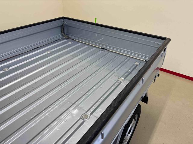 ハイゼットトラック スタンダード 電子4WD 純正ラジオ(AM・FM) ハロゲンヘッドライト マニュアルエアコン オートライト/ハイビーム コーナーセンサー ストロング防錆 VSC(横滑り防止機能) スマートアシスト(予防安全装置)(56枚目)