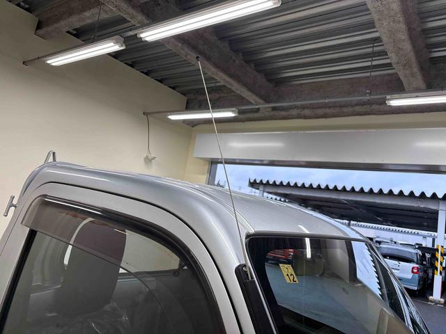 ハイゼットトラック スタンダード 電子4WD 純正ラジオ(AM・FM) ハロゲンヘッドライト マニュアルエアコン オートライト/ハイビーム コーナーセンサー ストロング防錆 VSC(横滑り防止機能) スマートアシスト(予防安全装置)(66枚目)