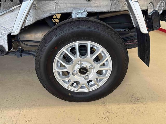 ハイゼットトラック スタンダード　農用スペシャル　電子４ＷＤ　ハロゲンヘッドライト　デフロック　コーナーセンサー　荷台作業灯　ＬＥＤヘッドライト／フォグランプ　オートライト／ハイビーム　マニュアルエアコン　ＥＴＣ（20枚目）