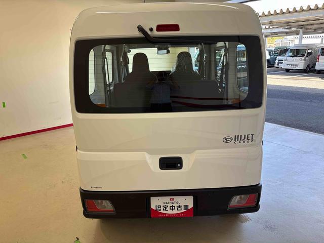 ハイゼットカーゴ スペシャル　電子４ＷＤ　マニュアルエアコン　ハロゲンヘッドライト　コーナーセンサー　ＶＳＣ（横滑り防止機能）　パワーウィンドウ　オートライト／ハイビーム　スマートアシスト（予防安全装置）（3枚目）