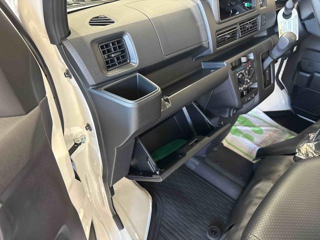 ハイゼットカーゴ スペシャル　電子４ＷＤ　マニュアルエアコン　ハロゲンヘッドライト　コーナーセンサー　ＶＳＣ（横滑り防止機能）　パワーウィンドウ　オートライト／ハイビーム　スマートアシスト（予防安全装置）（22枚目）