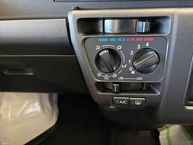 ハイゼットカーゴ スペシャル　電子４ＷＤ　マニュアルエアコン　ハロゲンヘッドライト　コーナーセンサー　ＶＳＣ（横滑り防止機能）　パワーウィンドウ　オートライト／ハイビーム　スマートアシスト（予防安全装置）（26枚目）