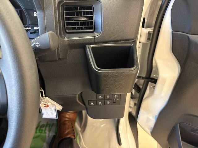ハイゼットカーゴ スペシャル　電子４ＷＤ　マニュアルエアコン　ハロゲンヘッドライト　コーナーセンサー　ＶＳＣ（横滑り防止機能）　パワーウィンドウ　オートライト／ハイビーム　スマートアシスト（予防安全装置）（33枚目）