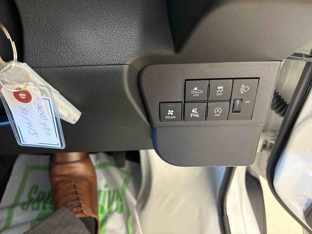 ハイゼットカーゴ スペシャル　電子４ＷＤ　マニュアルエアコン　ハロゲンヘッドライト　コーナーセンサー　ＶＳＣ（横滑り防止機能）　パワーウィンドウ　オートライト／ハイビーム　スマートアシスト（予防安全装置）（34枚目）