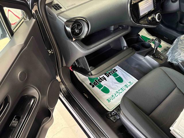 アクア Ｓスタイルブラック　純正ナビ　バックカメラ　電動ドアミラー　ハロゲンヘッドライト　社外ドライブレコーダー（前後）　オートエアコン／ライト／ハイビーム　ＥＴＣ　チルトステアリング　運転席シートリフター（22枚目）