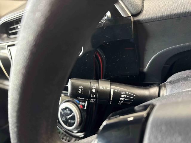 アクア Ｓスタイルブラック　純正ナビ　バックカメラ　電動ドアミラー　ハロゲンヘッドライト　社外ドライブレコーダー（前後）　オートエアコン／ライト／ハイビーム　ＥＴＣ　チルトステアリング　運転席シートリフター（32枚目）