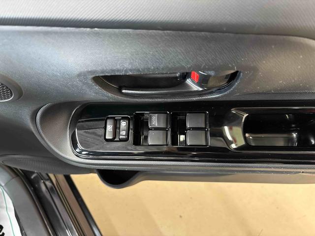 アクア Ｓスタイルブラック　純正ナビ　バックカメラ　電動ドアミラー　ハロゲンヘッドライト　社外ドライブレコーダー（前後）　オートエアコン／ライト／ハイビーム　ＥＴＣ　チルトステアリング　運転席シートリフター（47枚目）