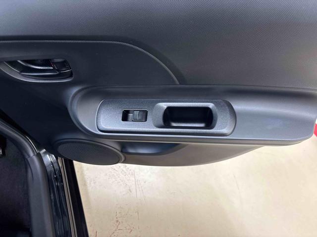 アクア Ｓスタイルブラック　純正ナビ　バックカメラ　電動ドアミラー　ハロゲンヘッドライト　社外ドライブレコーダー（前後）　オートエアコン／ライト／ハイビーム　ＥＴＣ　チルトステアリング　運転席シートリフター（50枚目）