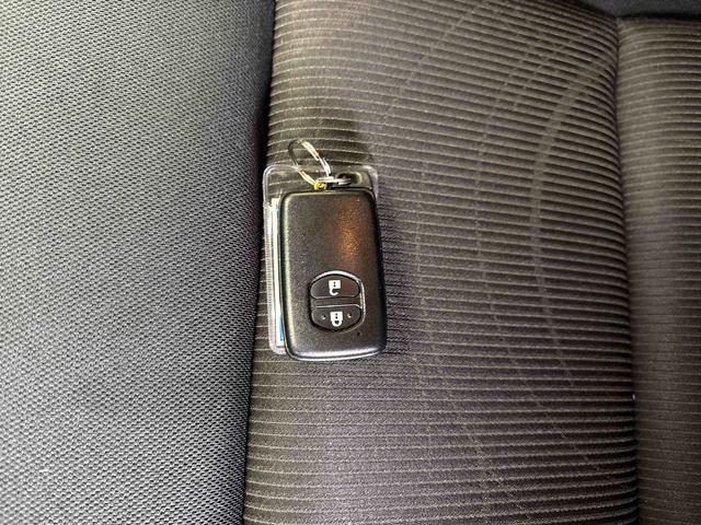 アクア Ｓスタイルブラック　純正ナビ　バックカメラ　電動ドアミラー　ハロゲンヘッドライト　社外ドライブレコーダー（前後）　オートエアコン／ライト／ハイビーム　ＥＴＣ　チルトステアリング　運転席シートリフター（74枚目）