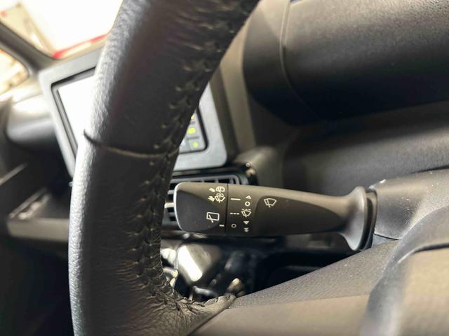 タント カスタムＲＳ　４ＷＤ　ＤＶＤチューナー　ＬＥＤヘッドライト／フォグランプ　オートエアコン／ライト／ハイビーム／電動ドアミラー　クルーズコントロール　コーナーセンサー　ＥＴＣ　両側電動スライドドア　チルトステリング（32枚目）