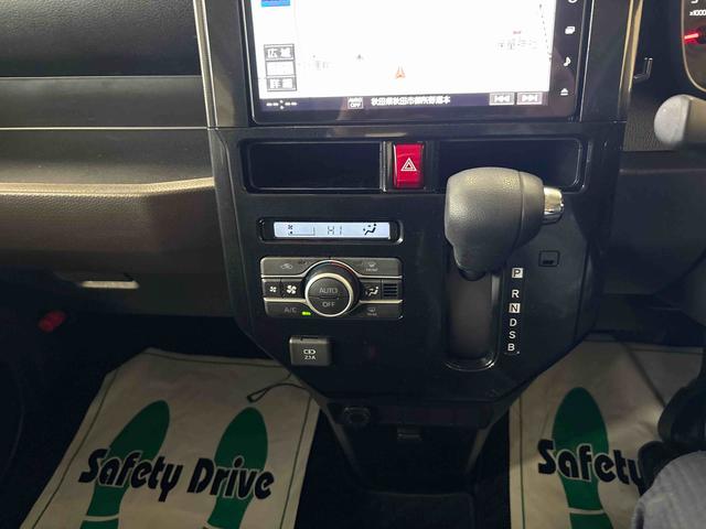 トール Ｇ　４ＷＤ　純正ナビ　ＬＥＤヘッドライト　オートエアコン／ライト／ハイビーム／電動ドアミラー　コーナーセンサー　ＥＴＣ　両側電動スライドドア　チルトステアリング　運転席シートリフター　アップグレードパック（11枚目）