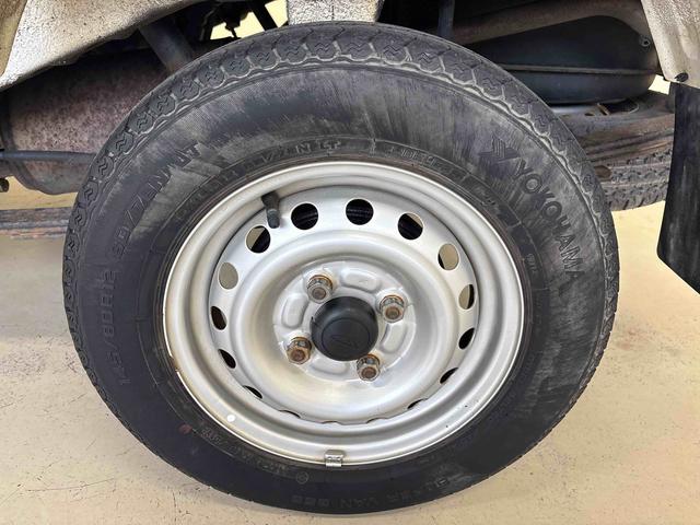 ハイゼットトラック スタンダード パートタイム4WD 純正ラジオ(AM・FM) ハロゲンヘッドライト ストロング防錆 マニュアルエアコン(20枚目)
