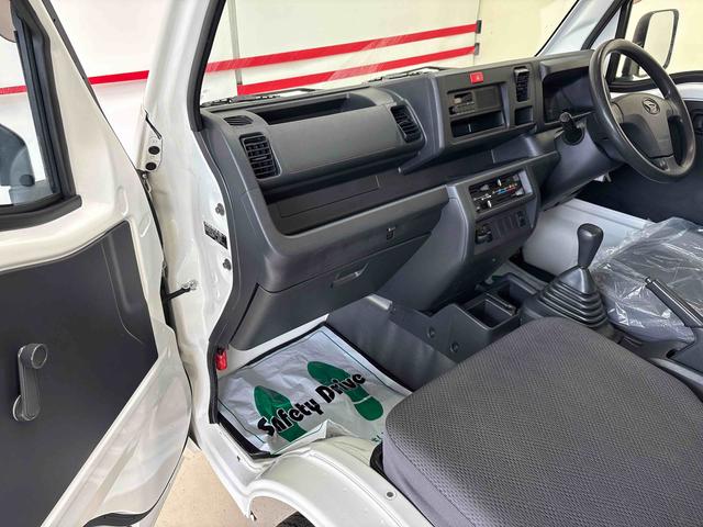 ハイゼットトラック スタンダード パートタイム4WD 純正ラジオ(AM・FM) ハロゲンヘッドライト ストロング防錆 マニュアルエアコン(21枚目)