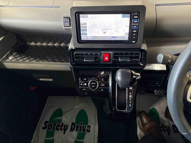 タント カスタムＲＳセレクション　４ＷＤ　純正ナビ　ＬＥＤヘッドライト／フォグランプ　オートエアコン／ライト／ハイビーム／電動ドアミラー　ＥＴＣ　ドライブレコーダー　コーナーセンサー　両側電動スライドドア　運転席・助手席シートヒーター（11枚目）