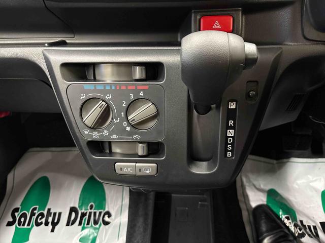 ミライース L SAIII 4WD ハロゲンヘッドライト キーレスエントリー コーナーセンサー オートライト/ハイビーム マニュアルエアコン VSC(横滑り防止機能) スマートアシスト(予防安全装置)(11枚目)