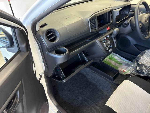 ミライース Ｌ　ＳＡＩＩＩ　４ＷＤ　ハロゲンヘッドライト　マニュアルエアコン　キーレスエントリー　コーナーセンサー　オートライト／ハイビーム　ＶＳＣ（横滑り防止機能）　スマートアシスト（予防安全装置）（22枚目）