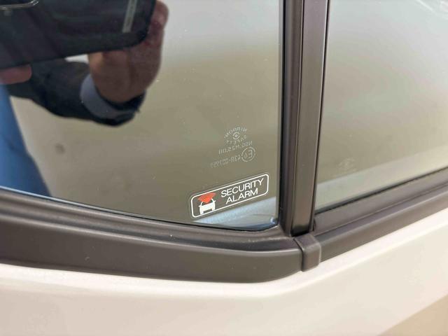 ミライース Ｌ　ＳＡＩＩＩ　４ＷＤ　ハロゲンヘッドライト　マニュアルエアコン　キーレスエントリー　コーナーセンサー　オートライト／ハイビーム　ＶＳＣ（横滑り防止機能）　スマートアシスト（予防安全装置）（57枚目）