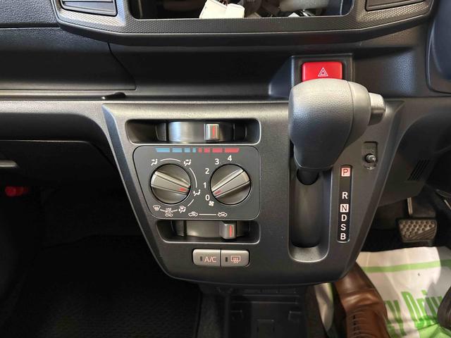 ミライース Ｌ　ＳＡＩＩＩ　４ＷＤ　キーレスエントリー　ハロゲンヘッドライト　マニュアルエアコン　バックカメラ　オートライト　コーナーセンサー　オートハイビーム　ＶＳＣ（横滑り防止機能）（11枚目）