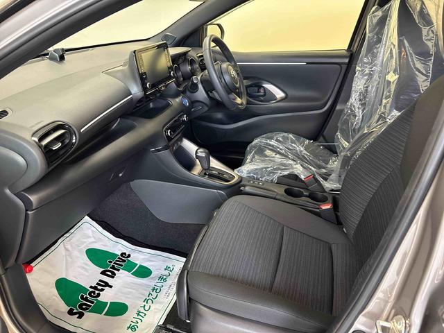 ヤリス ハイブリッドZ ディスプレイオーディオ(ナビ付) クルーズコントロール トヨタセーフティセンス(予防安全装置) ドライブレコーダー リモコンエンジンスターター オートエアコン/ライト/ハイビーム/電動ドアミラー(13枚目)