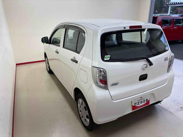 ミライース Ｌｆ　４ＷＤ　純正ＣＤ　ハロゲンヘッドライト　キーレスエントリー　マニュアルエアコン　エコアイドル（9枚目）