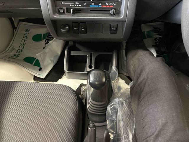 ハイゼットトラック ＥＸＴ　パートタイム４ＷＤ　純正ＣＤ　マニュアルエアコン　ハロゲンヘッドライト／フォグランプ　キーレスエントリー　デフロック　荷台作業灯　ストロング防錆　パワーウィンドウ　テールゲートチェーン（11枚目）