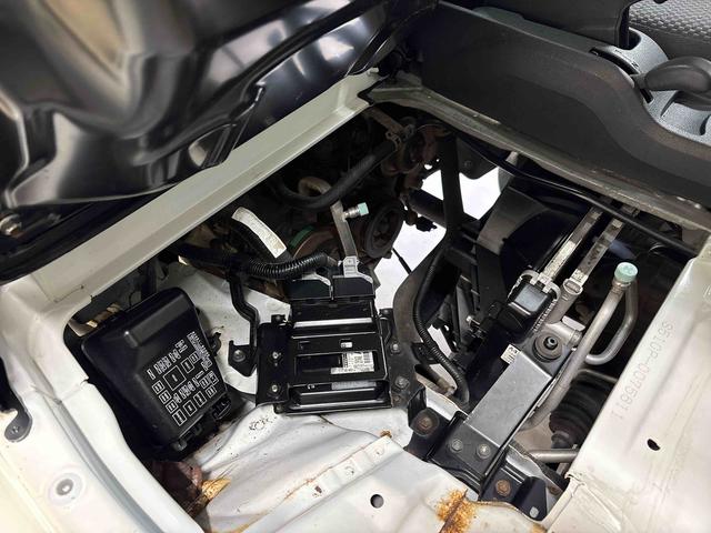 ハイゼットトラック ＥＸＴ　パートタイム４ＷＤ　純正ＣＤ　マニュアルエアコン　ハロゲンヘッドライト／フォグランプ　キーレスエントリー　デフロック　荷台作業灯　ストロング防錆　パワーウィンドウ　テールゲートチェーン（17枚目）