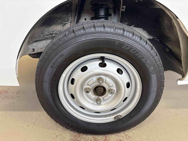 ハイゼットトラック ＥＸＴ　パートタイム４ＷＤ　純正ＣＤ　マニュアルエアコン　ハロゲンヘッドライト／フォグランプ　キーレスエントリー　デフロック　荷台作業灯　ストロング防錆　パワーウィンドウ　テールゲートチェーン（19枚目）