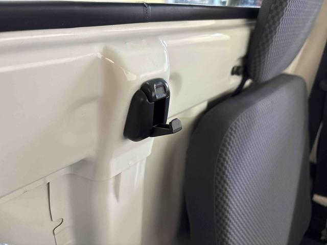 ハイゼットトラック ＥＸＴ　パートタイム４ＷＤ　純正ＣＤ　マニュアルエアコン　ハロゲンヘッドライト／フォグランプ　キーレスエントリー　デフロック　荷台作業灯　ストロング防錆　パワーウィンドウ　テールゲートチェーン（39枚目）
