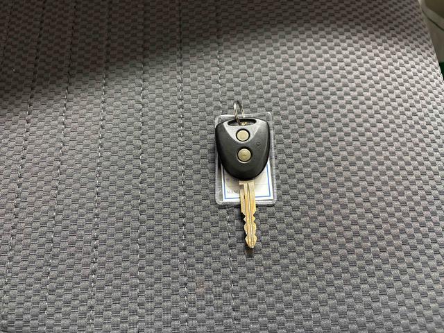 ハイゼットトラック ＥＸＴ　パートタイム４ＷＤ　純正ＣＤ　マニュアルエアコン　ハロゲンヘッドライト／フォグランプ　キーレスエントリー　デフロック　荷台作業灯　ストロング防錆　パワーウィンドウ　テールゲートチェーン（43枚目）