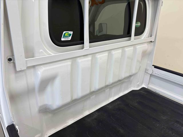 ハイゼットトラック ＥＸＴ　パートタイム４ＷＤ　純正ＣＤ　マニュアルエアコン　ハロゲンヘッドライト／フォグランプ　キーレスエントリー　デフロック　荷台作業灯　ストロング防錆　パワーウィンドウ　テールゲートチェーン（56枚目）
