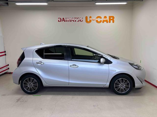 アクア Ｓスタイルブラック　純正ナビ　ドライブレコーダー　リモコンエンジンスターター　ＬＥＤヘッドライト／フォグランプ　オートエアコン／ライト／ハイビーム　フロントシールドディアイサー　電動格納ドアミラー　コーナーセンサー（4枚目）