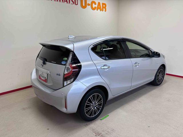 アクア Ｓスタイルブラック　純正ナビ　ドライブレコーダー　リモコンエンジンスターター　ＬＥＤヘッドライト／フォグランプ　オートエアコン／ライト／ハイビーム　フロントシールドディアイサー　電動格納ドアミラー　コーナーセンサー（8枚目）