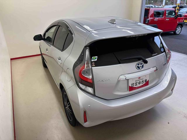 アクア Ｓスタイルブラック　純正ナビ　ドライブレコーダー　リモコンエンジンスターター　ＬＥＤヘッドライト／フォグランプ　オートエアコン／ライト／ハイビーム　フロントシールドディアイサー　電動格納ドアミラー　コーナーセンサー（9枚目）