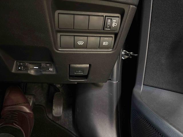 �^�]�ȉE�����B�v�b�V���{�^���X�^�[�g���X�C�b�`��