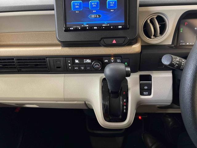 Ｎ－ＢＯＸ ベースグレード　４ＷＤ　ホンダセンシング　社外ナビ　社外ＥＴＣ　オートエアコン／ライト　電動格納ドアミラー　ＬＥＤヘッドライト　クルーズコントロール　チルトステアリング　電動パーキングブレーキ　シートリフター（11枚目）