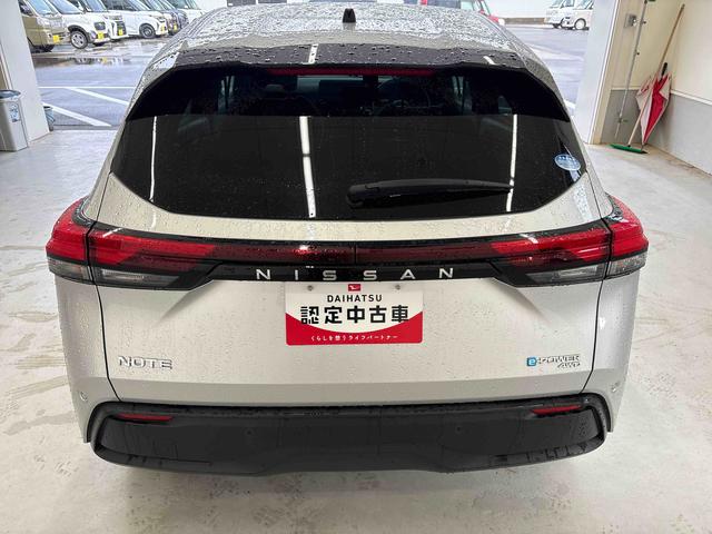 ノート Ｓ　ＦＯＵＲ　４ＷＤ　ナビ（社外品）　ＥＴＣ　ハロゲンヘッドライト　電動パーキングブレーキ　オートエアコン／ライト　電動格納ドアミラー　ハンドルヒーター　運転席・助手席シートヒーター　チルトステアリング（3枚目）