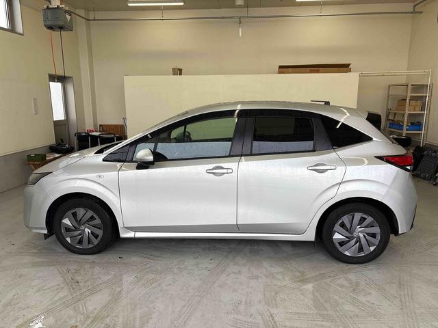 ノート Ｓ　ＦＯＵＲ　４ＷＤ　ナビ（社外品）　ＥＴＣ　ハロゲンヘッドライト　電動パーキングブレーキ　オートエアコン／ライト　電動格納ドアミラー　ハンドルヒーター　運転席・助手席シートヒーター　チルトステアリング（5枚目）