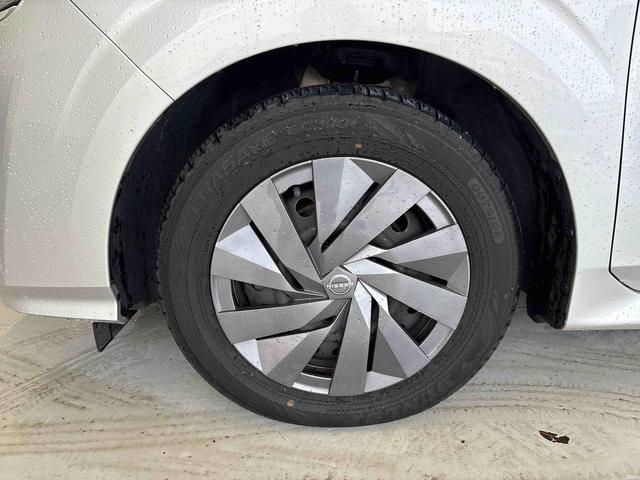 ノート Ｓ　ＦＯＵＲ　４ＷＤ　ナビ（社外品）　ＥＴＣ　ハロゲンヘッドライト　電動パーキングブレーキ　オートエアコン／ライト　電動格納ドアミラー　ハンドルヒーター　運転席・助手席シートヒーター　チルトステアリング（19枚目）