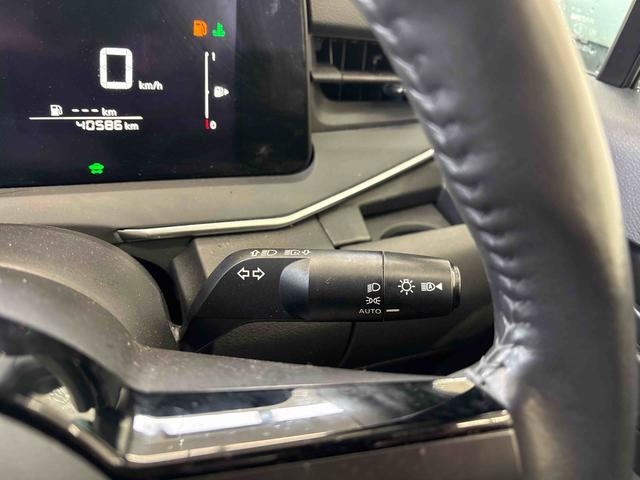 ノート Ｓ　ＦＯＵＲ　４ＷＤ　ナビ（社外品）　ＥＴＣ　ハロゲンヘッドライト　電動パーキングブレーキ　オートエアコン／ライト　電動格納ドアミラー　ハンドルヒーター　運転席・助手席シートヒーター　チルトステアリング（32枚目）