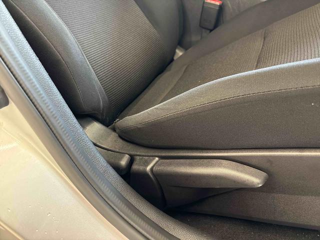 ノート Ｓ　ＦＯＵＲ　４ＷＤ　ナビ（社外品）　ＥＴＣ　ハロゲンヘッドライト　電動パーキングブレーキ　オートエアコン／ライト　電動格納ドアミラー　ハンドルヒーター　運転席・助手席シートヒーター　チルトステアリング（44枚目）