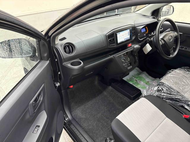 ����ȑ��J�b�v�z���_�[�E�O���[�u�{�b�N�X��