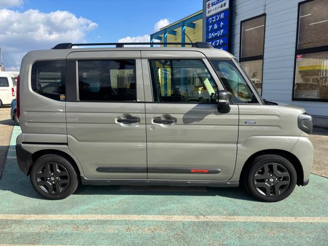 スペーシアギア ハイブリッドＸＺ　４ＷＤ　全方位モニタ付ナビ＆スズキセーフティサポート　スズキコネクト対応通信機装着車　禁煙車　両側電動スライドドア　Ｂｌｕｅｔｏｏｔｈ　フルセグＴＶ　クルーズコントロール（4枚目）