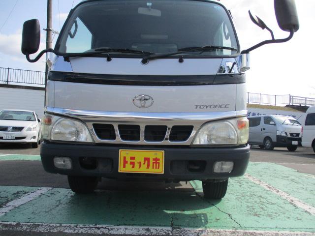 トヨエース セミロングフルジャストロー　カスタムハイグレード　集中ドアロック　メッキパーツ付　幌付　２ｔ積　オートマ　走行９万キロ台（11枚目）