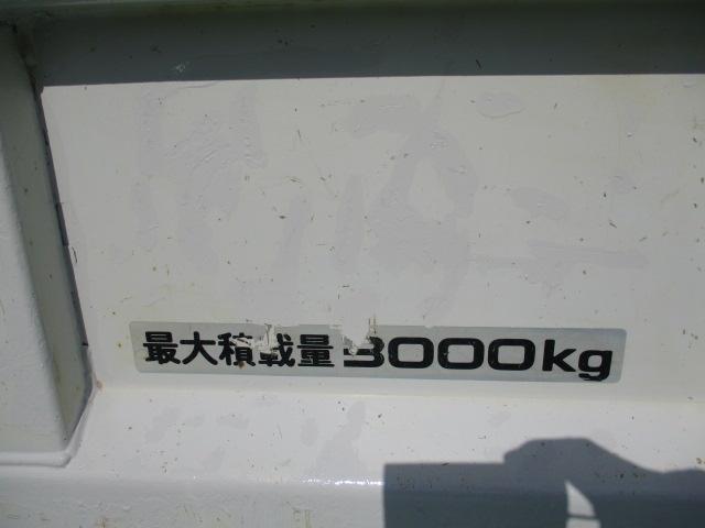 エルフトラック フルフラットローダンプ　花見台製　セーフティローダーダンプ　３０００ＫＧ積　４ナンバー仕様　６速ミッション　メッキバンパー　メッキグリル　メッキコーナーパネル　メッキミラーカバー（49枚目）